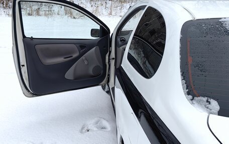 Toyota Echo, 2000 год, 310 000 рублей, 16 фотография