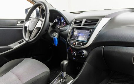 Hyundai Solaris II рестайлинг, 2011 год, 750 000 рублей, 28 фотография