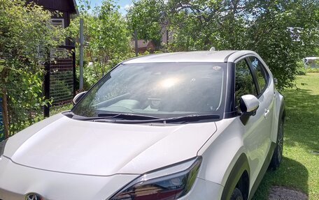 Toyota Yaris Cross, 2021 год, 2 200 000 рублей, 2 фотография