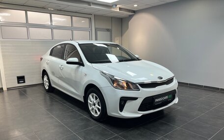 KIA Rio IV, 2018 год, 1 099 000 рублей, 3 фотография