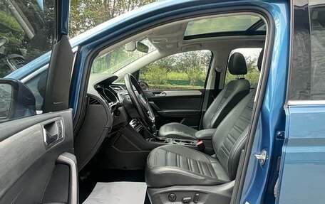 Volkswagen Touran III, 2021 год, 1 380 077 рублей, 6 фотография