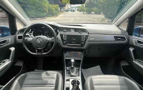 Volkswagen Touran III, 2021 год, 1 380 077 рублей, 7 фотография