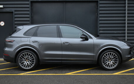 Porsche Cayenne III, 2021 год, 9 990 000 рублей, 2 фотография