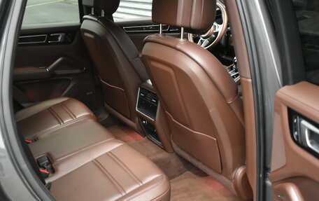 Porsche Cayenne III, 2021 год, 9 990 000 рублей, 13 фотография