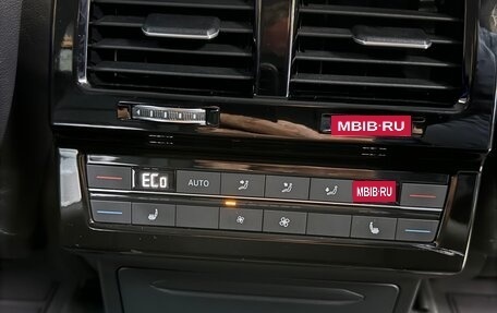 Volkswagen Touareg III, 2019 год, 4 500 000 рублей, 2 фотография