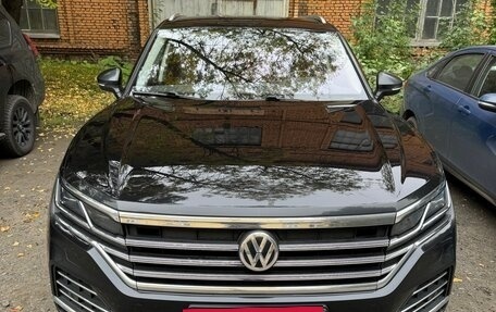 Volkswagen Touareg III, 2019 год, 4 500 000 рублей, 4 фотография