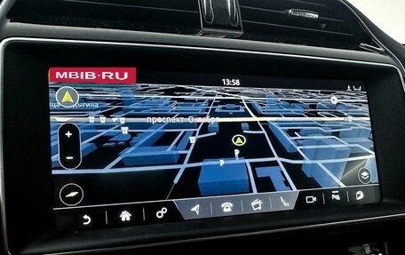 Jaguar F-Pace, 2016 год, 3 700 000 рублей, 19 фотография