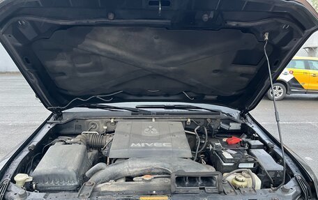 Mitsubishi Pajero IV, 2010 год, 1 900 000 рублей, 21 фотография