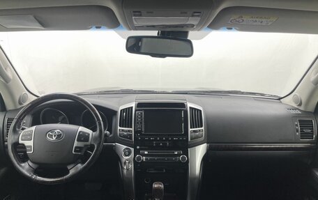 Toyota Land Cruiser 200, 2013 год, 3 356 000 рублей, 21 фотография