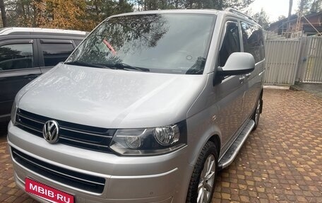 Volkswagen Multivan T5, 2011 год, 2 000 000 рублей, 1 фотография