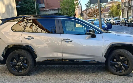 Toyota RAV4, 2020 год, 2 200 000 рублей, 4 фотография