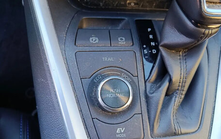 Toyota RAV4, 2020 год, 2 200 000 рублей, 19 фотография