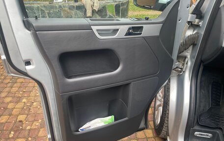 Volkswagen Multivan T5, 2011 год, 2 000 000 рублей, 9 фотография