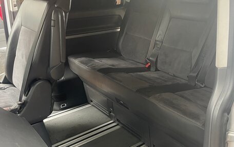 Volkswagen Multivan T5, 2011 год, 2 000 000 рублей, 12 фотография