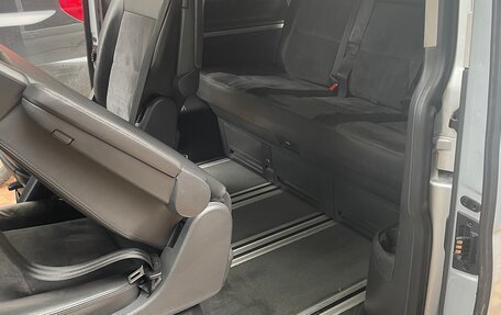 Volkswagen Multivan T5, 2011 год, 2 000 000 рублей, 13 фотография