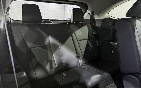 Toyota Highlander, 2025 год, 6 199 000 рублей, 15 фотография