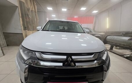Mitsubishi Outlander III рестайлинг 3, 2016 год, 1 870 000 рублей, 1 фотография