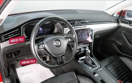 Volkswagen Passat B8 рестайлинг, 2018 год, 2 200 000 рублей, 9 фотография