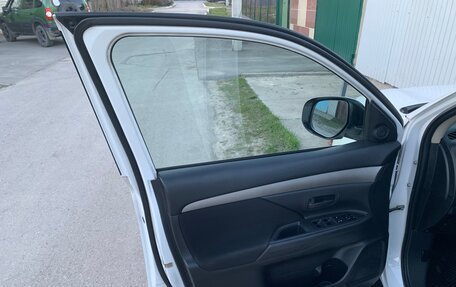 Mitsubishi Outlander III рестайлинг 3, 2012 год, 1 325 000 рублей, 8 фотография