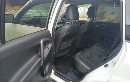 Toyota RAV4, 2011 год, 1 920 000 рублей, 3 фотография