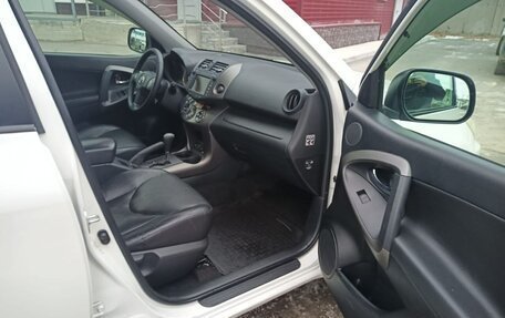 Toyota RAV4, 2011 год, 1 920 000 рублей, 13 фотография