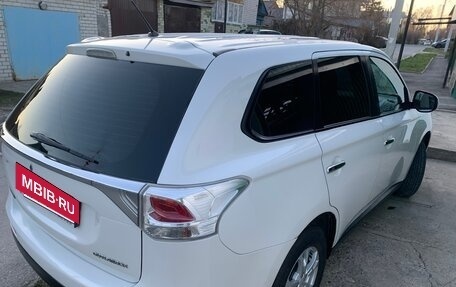 Mitsubishi Outlander III рестайлинг 3, 2012 год, 1 325 000 рублей, 7 фотография