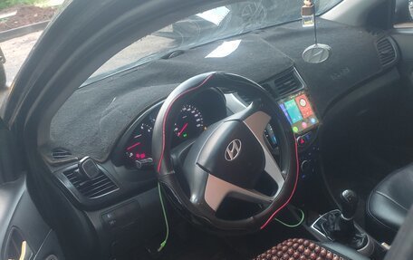 Hyundai Solaris II рестайлинг, 2011 год, 440 000 рублей, 7 фотография