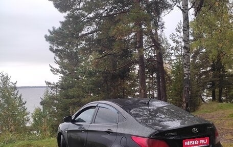 Hyundai Solaris II рестайлинг, 2011 год, 440 000 рублей, 2 фотография