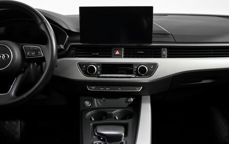 Audi A4, 2020 год, 2 900 000 рублей, 15 фотография