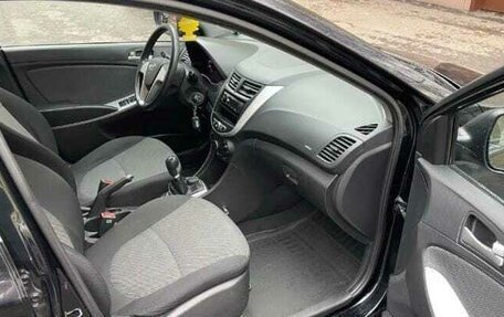 Hyundai Solaris II рестайлинг, 2013 год, 670 000 рублей, 4 фотография