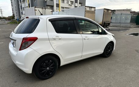 Toyota Vitz, 2013 год, 740 000 рублей, 6 фотография