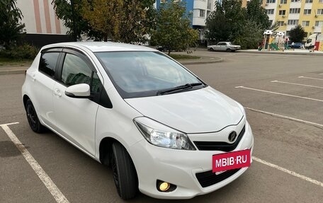 Toyota Vitz, 2013 год, 740 000 рублей, 3 фотография
