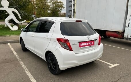 Toyota Vitz, 2013 год, 740 000 рублей, 7 фотография