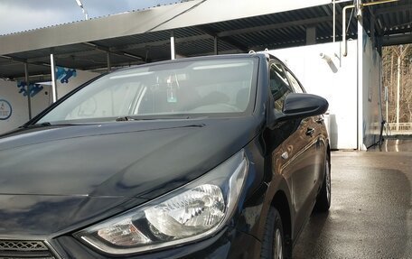 Hyundai Solaris II рестайлинг, 2017 год, 1 150 000 рублей, 5 фотография