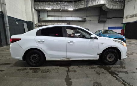 KIA Rio IV, 2018 год, 700 000 рублей, 2 фотография