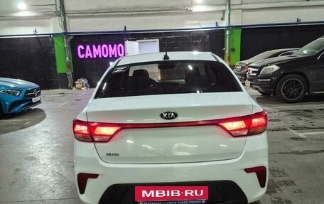 KIA Rio IV, 2018 год, 700 000 рублей, 4 фотография