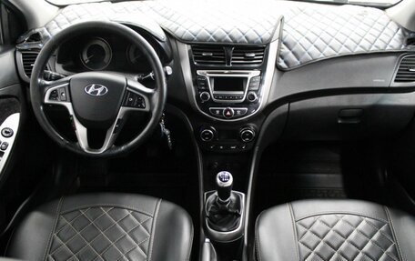 Hyundai Solaris II рестайлинг, 2014 год, 920 000 рублей, 17 фотография