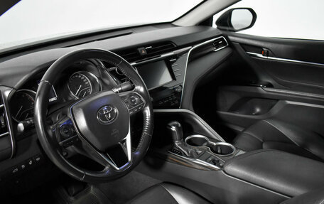 Toyota Camry, 2018 год, 2 690 000 рублей, 9 фотография