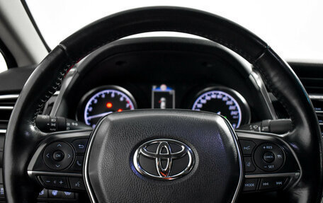 Toyota Camry, 2018 год, 2 690 000 рублей, 19 фотография