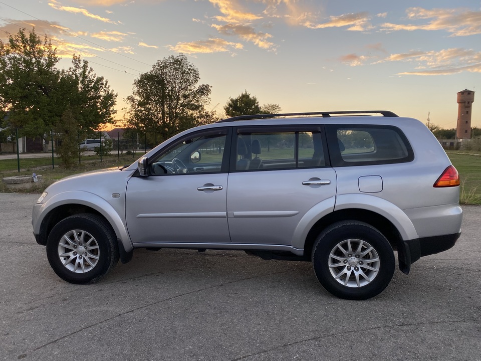 Mitsubishi Pajero Sport II рестайлинг, 2013 год, 1 780 000 рублей, 3 фотография