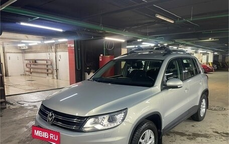 Volkswagen Tiguan I, 2015 год, 2 200 000 рублей, 3 фотография