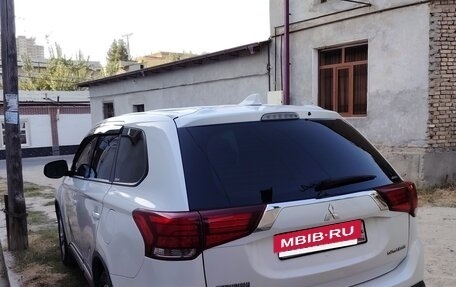 Mitsubishi Outlander III рестайлинг 3, 2019 год, 2 450 000 рублей, 6 фотография