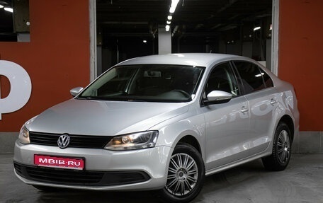 Volkswagen Jetta VI, 2013 год, 898 000 рублей, 1 фотография
