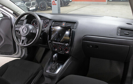 Volkswagen Jetta VI, 2013 год, 898 000 рублей, 11 фотография