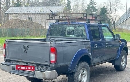 Nissan NP300, 2010 год, 650 000 рублей, 4 фотография