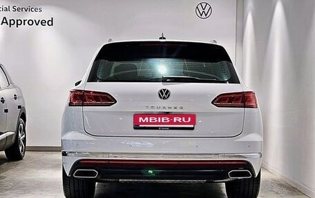 Volkswagen Touareg III, 2023 год, 5 900 000 рублей, 4 фотография