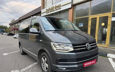 Volkswagen Caravelle T6 рестайлинг, 2016 год, 3 100 000 рублей, 1 фотография