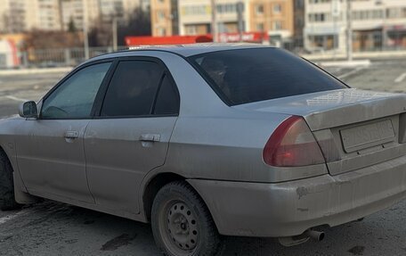Mitsubishi Lancer VII, 2000 год, 155 555 рублей, 2 фотография