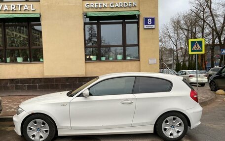 BMW 1 серия, 2011 год, 700 000 рублей, 2 фотография