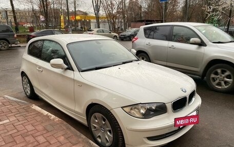 BMW 1 серия, 2011 год, 700 000 рублей, 6 фотография